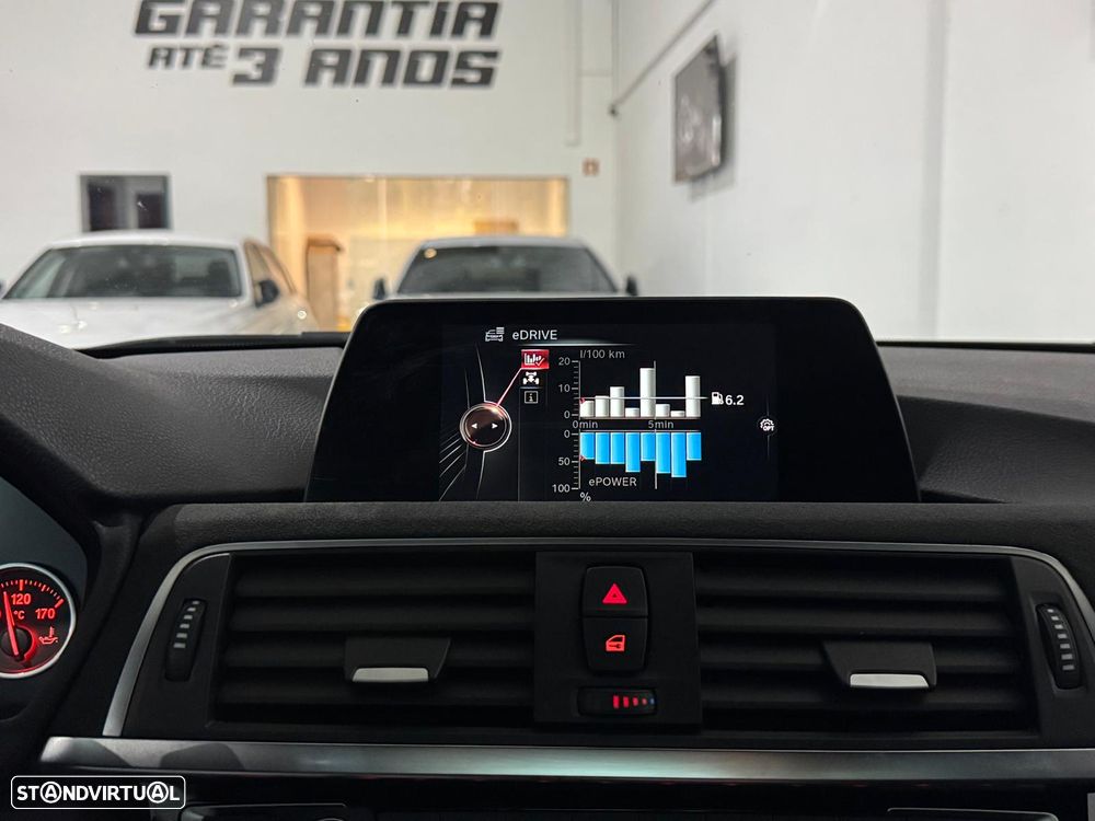 BMW 330 e iPerformance Pack M - 24