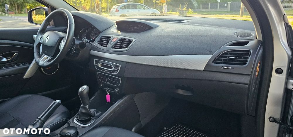 Renault Fluence 1.6 16V 110 Dynamique - 17