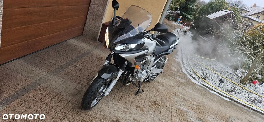 Yamaha FZ6 - 1
