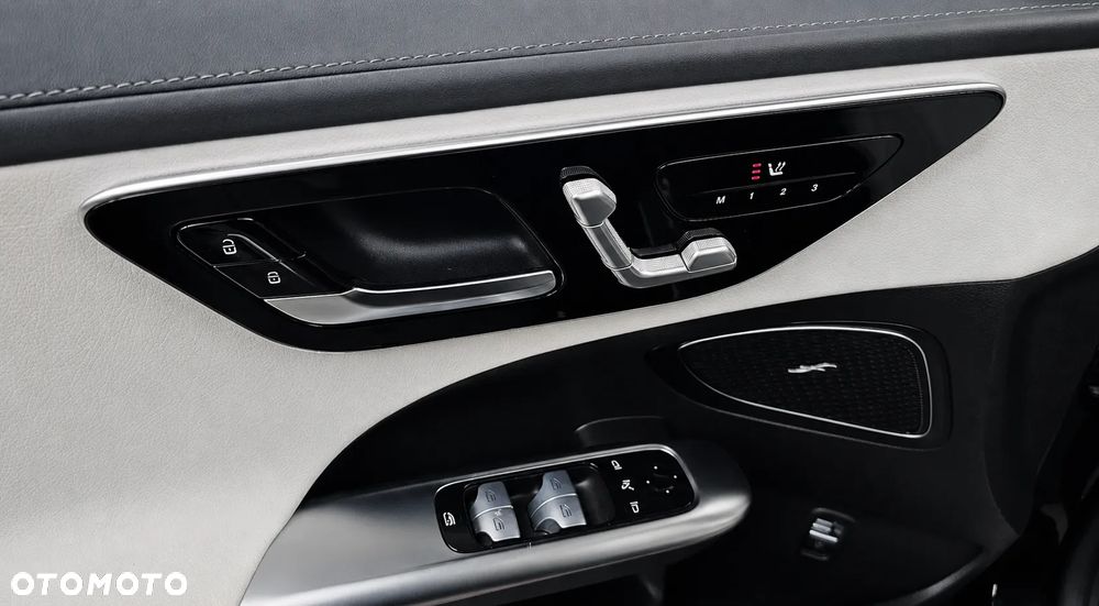 Mercedes-Benz Klasa C 300 mHEV 4-Matic AMG - 14