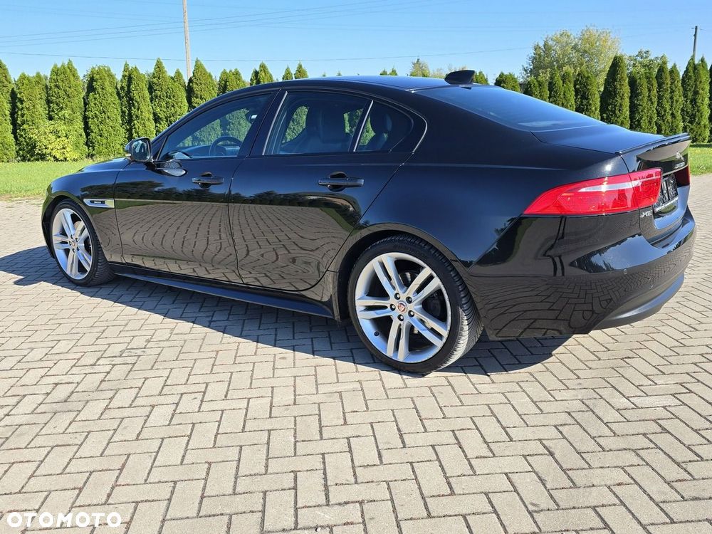 Jaguar XE - 13
