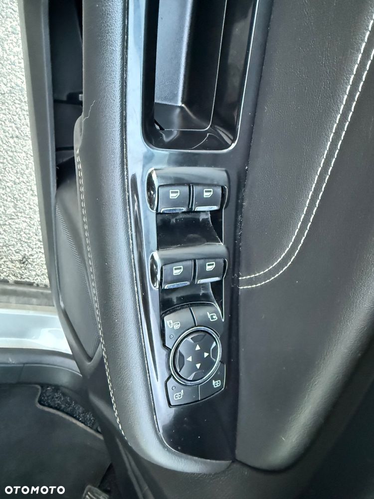 Ford S-Max 2.0 TDCi Titanium - 36