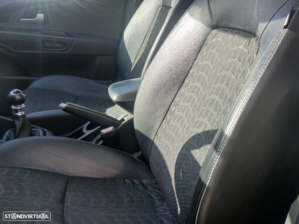 Kia Ceed SW 1.6 CRDi ECO - 17