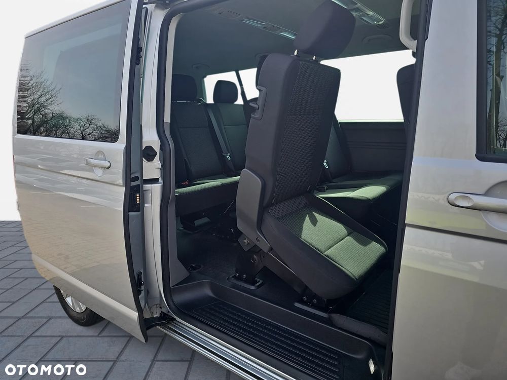 Volkswagen Caravelle - 20