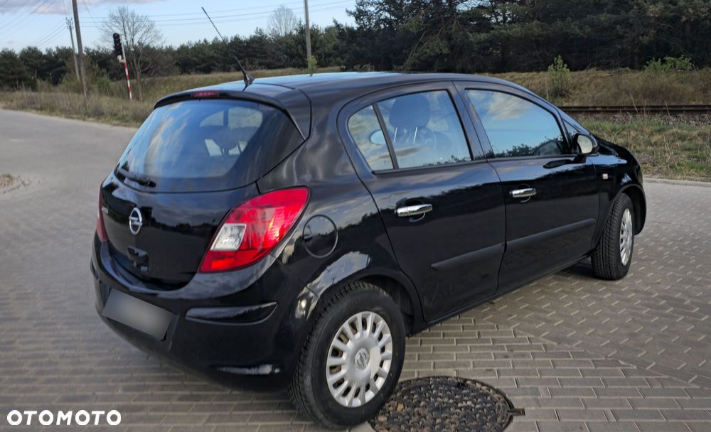 Opel Corsa 1.2 16V Edition / Active - 12