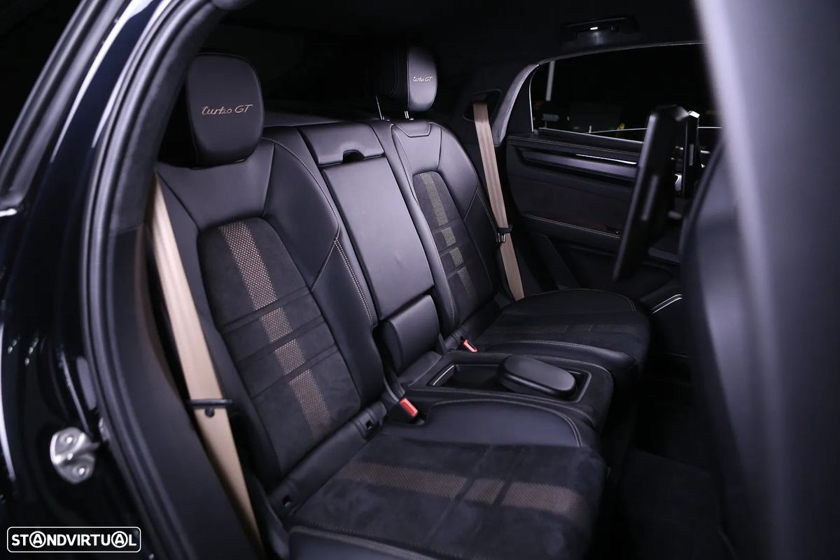 Porsche Cayenne Turbo GT - 18