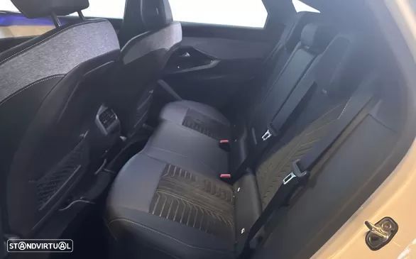 Peugeot E-3008 73 kWh GT - 12