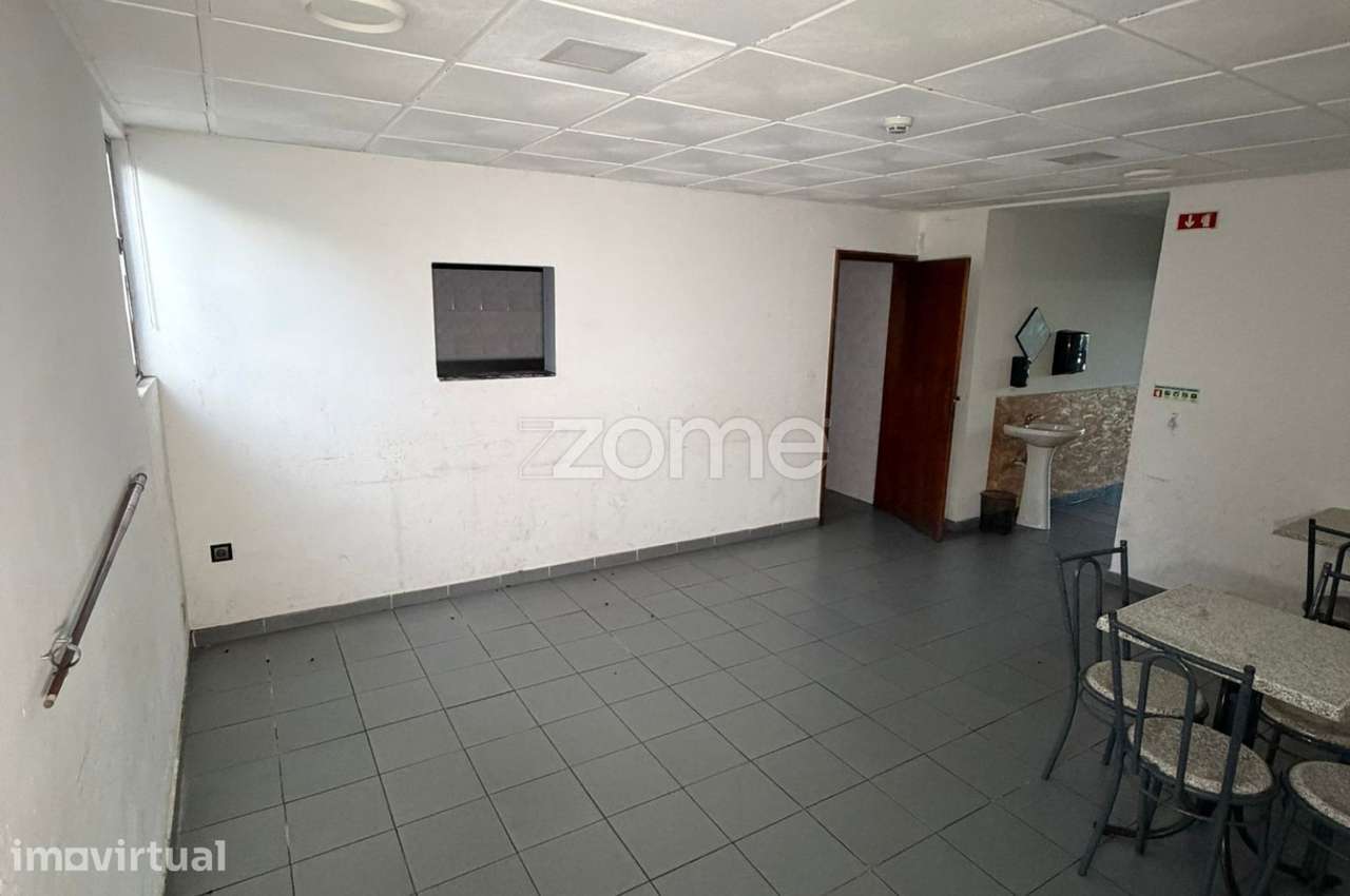 Espaço comercial R/C - Valpedre, Penafiel - Grande imagem: 5/15