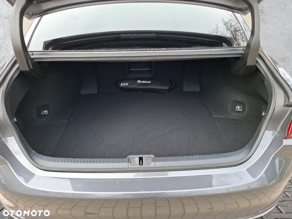 Lexus ES 300h Omotenashi - 20