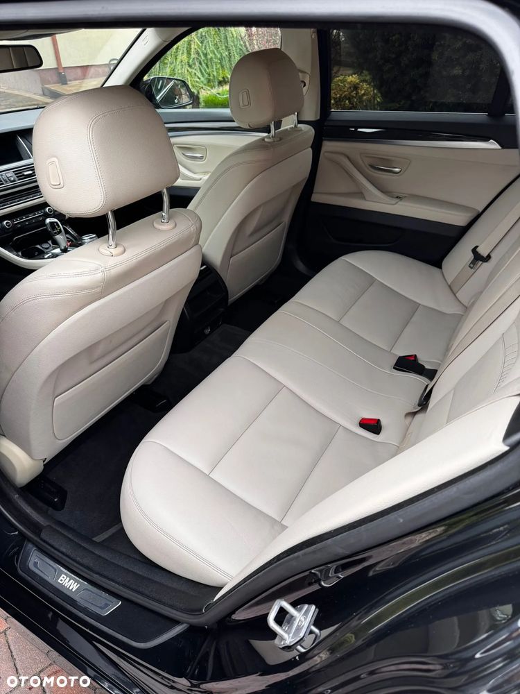 BMW Seria 5 530d Touring Luxury Line - 21