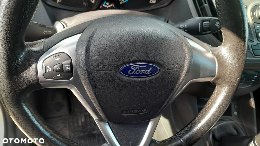 Ford Transit Courier - 16