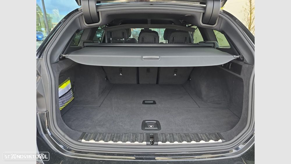 BMW 320 d Pack Desportivo M Auto - 14