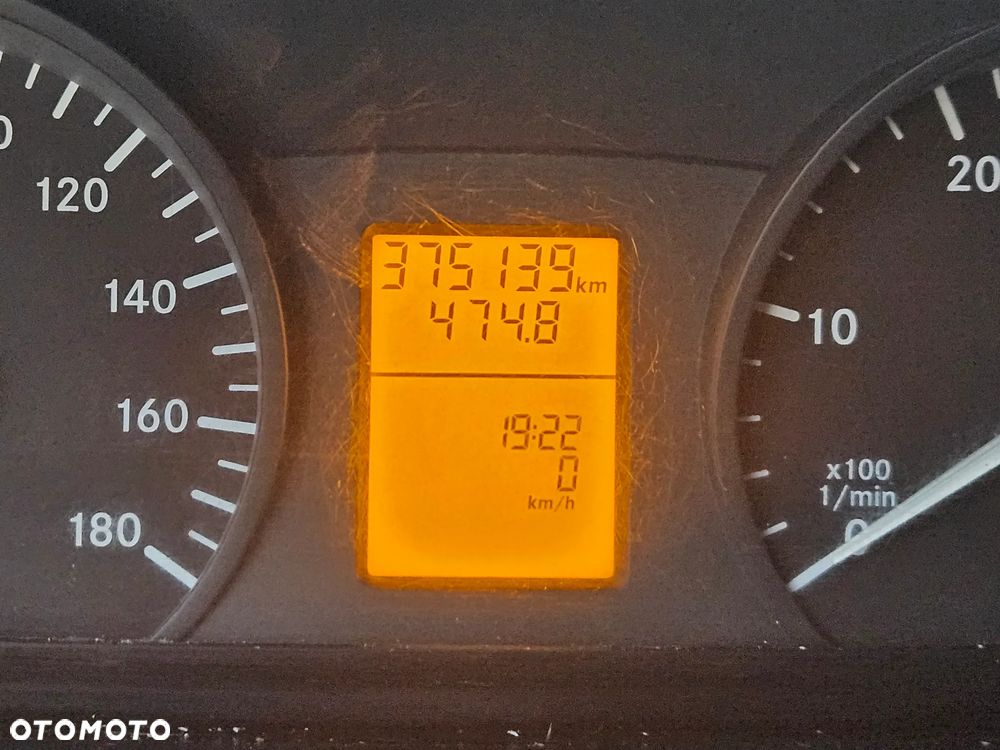 Mercedes-Benz Sprinter - 11