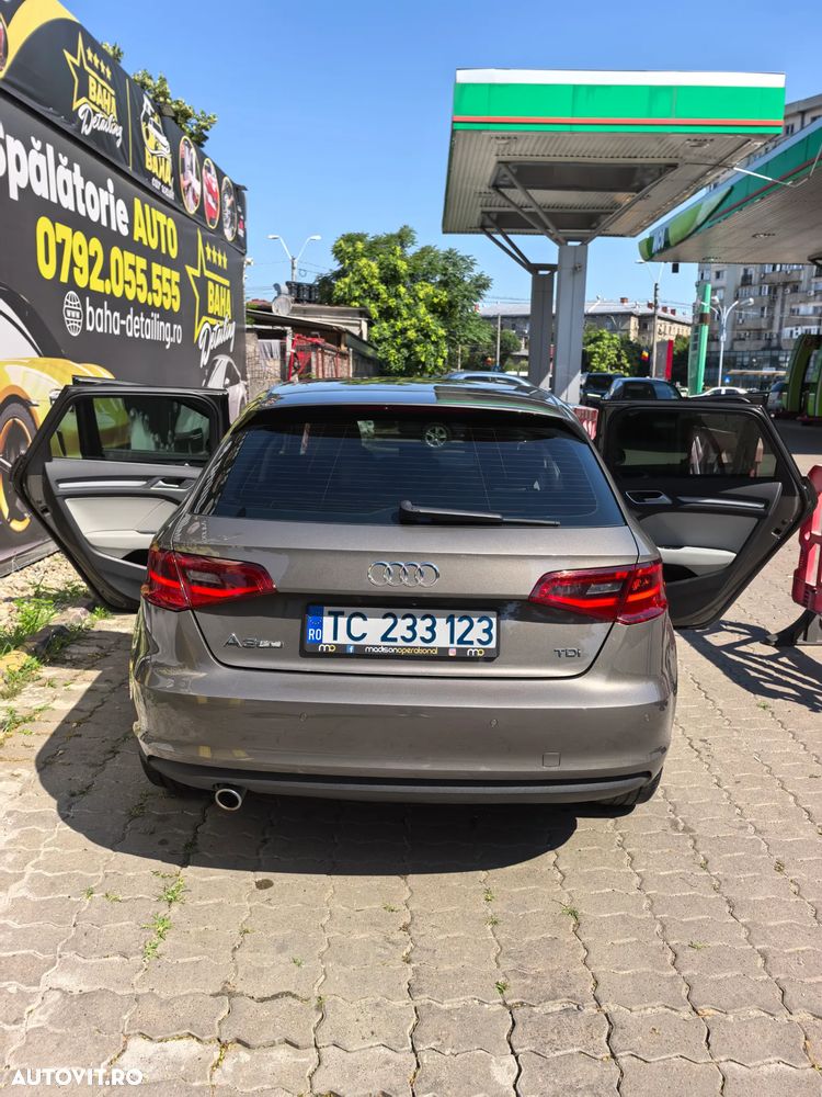 Audi A3 1.6 TDI S tronic Sport - 7