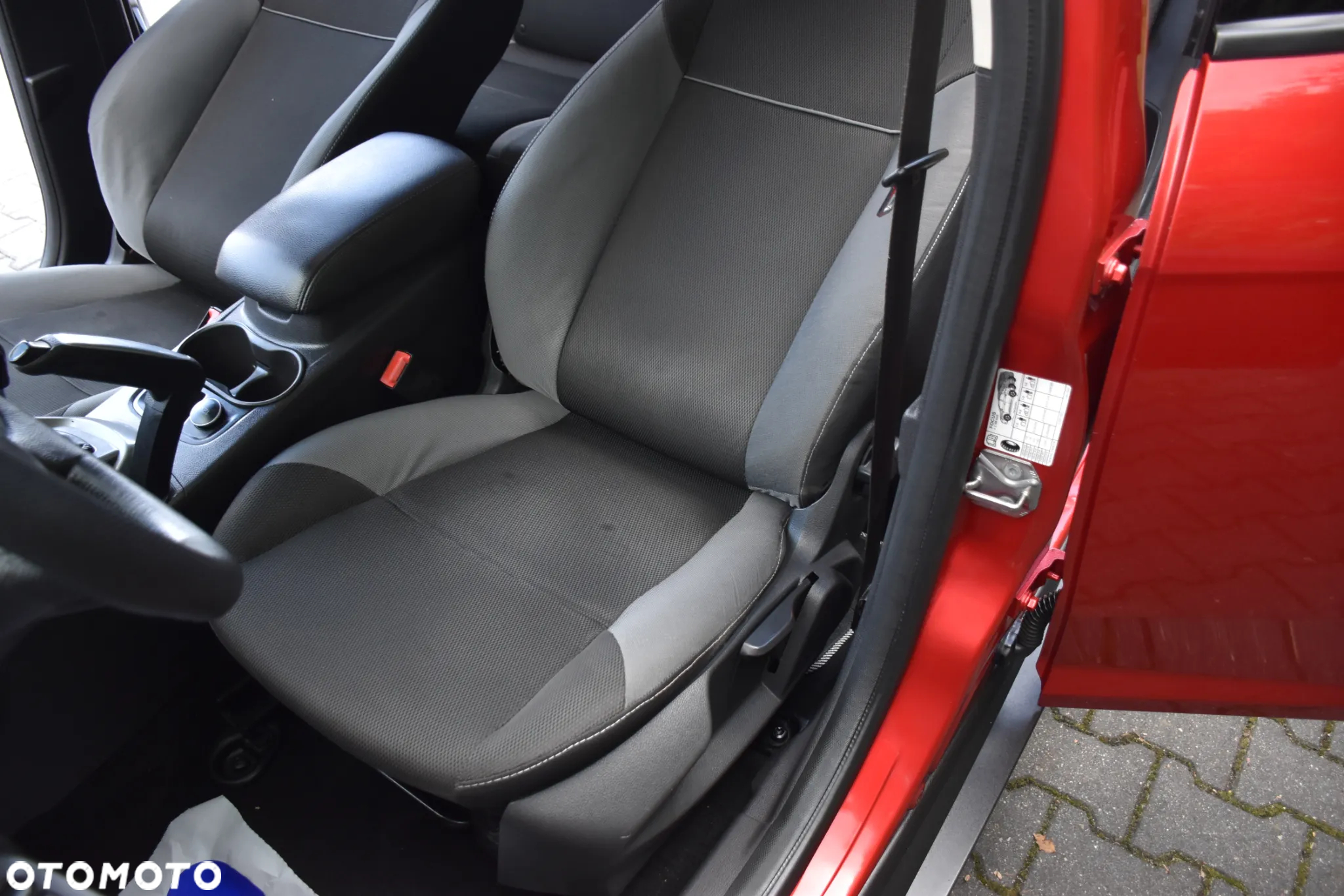 Ford Focus 1.6 TDCi DPF Start-Stopp-System Titanium - 13