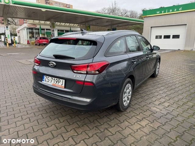 Hyundai i30 1.5 DPI Classic + - 5