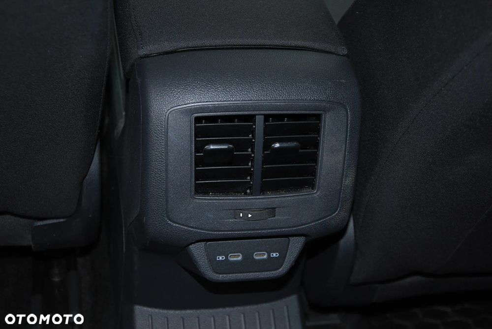 Volkswagen T-Roc 1.5 TSI Life - 31