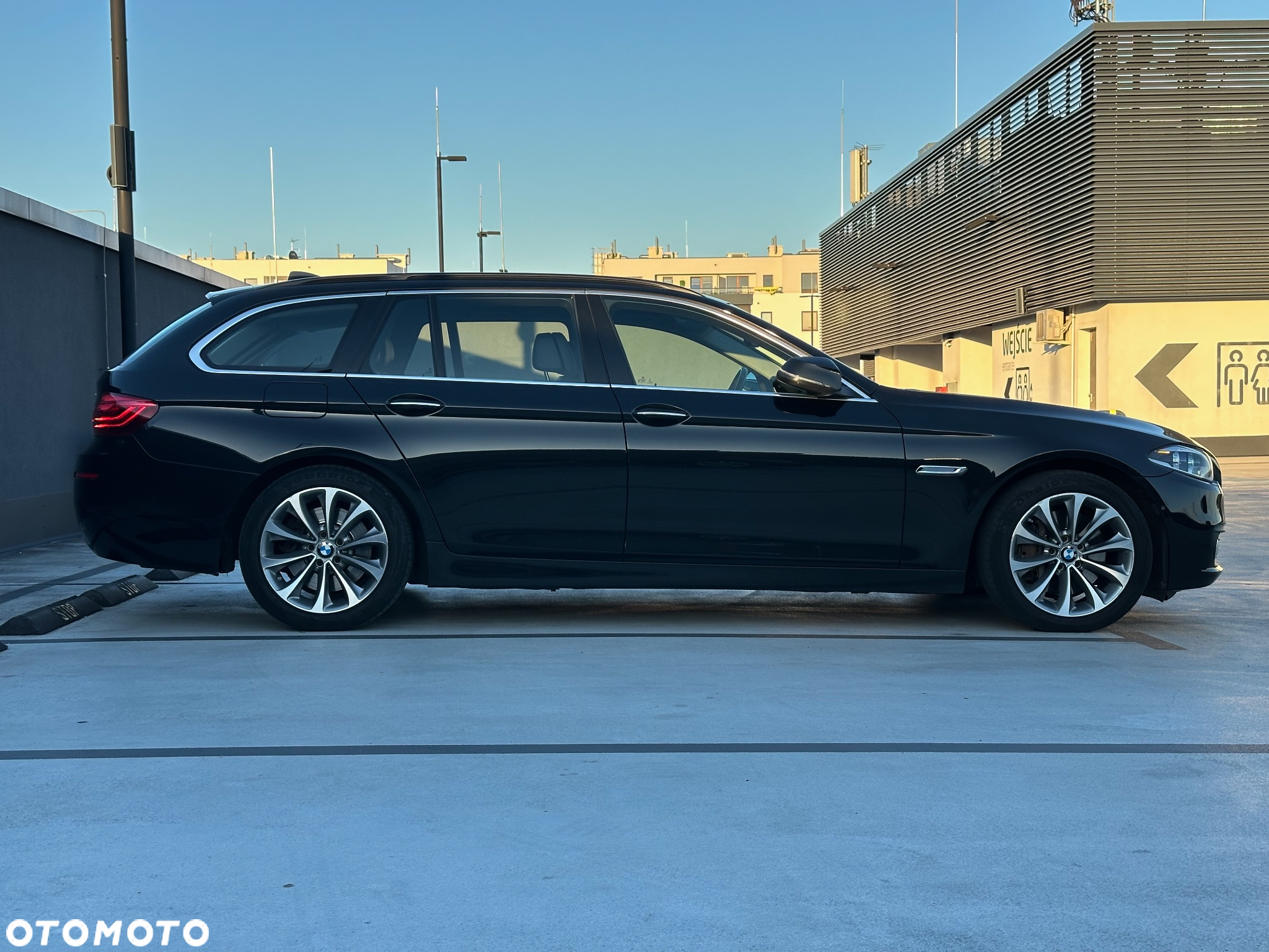 BMW Seria 5 530d xDrive Luxury Line - 7