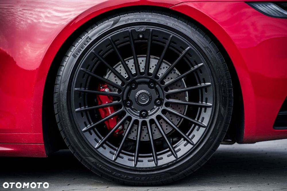 Porsche 911 Carrera 4S - 27
