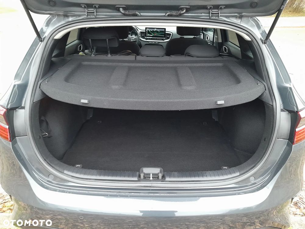 Kia Ceed 1.6 CRDi (48V Mild-Hybrid) Vision - 12