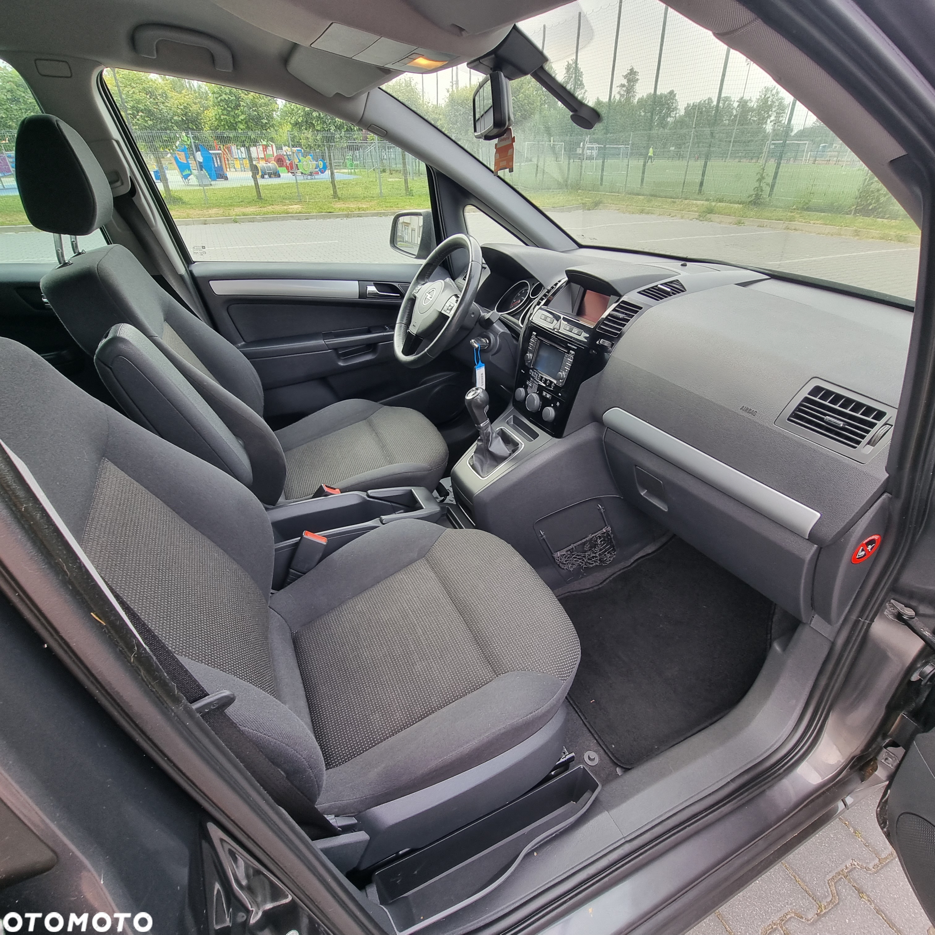 Opel Zafira 1.8 Cosmo EU5 - 13