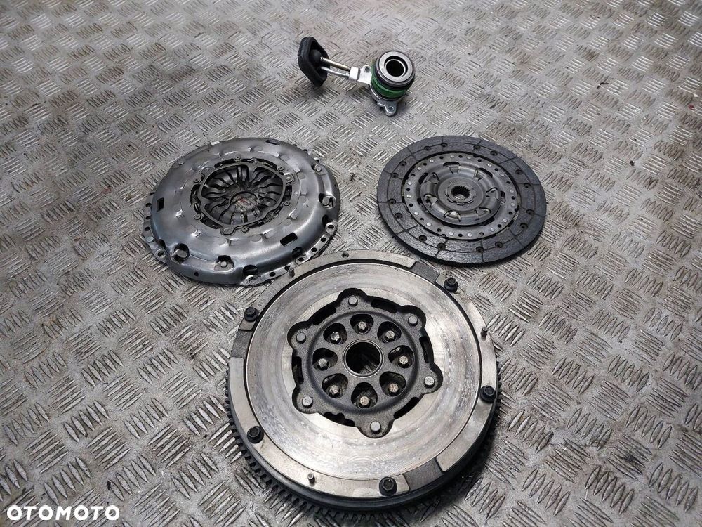 KOŁO DWUMASOWE + TARCZA + DOCISK + ŁOŻYSKO FORD MONDEO MK3 2.0 TDDI - 1