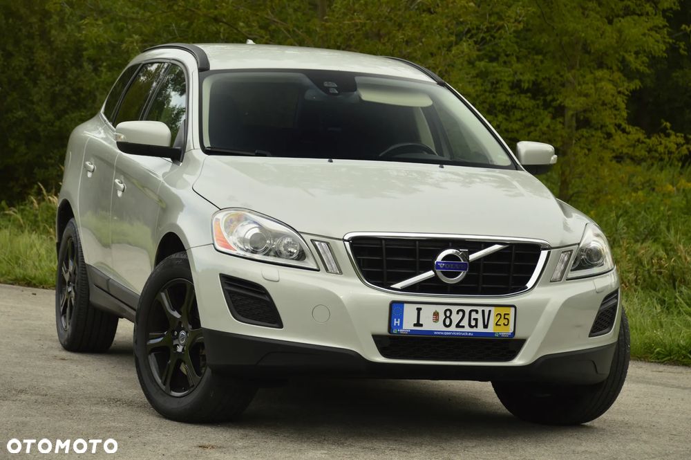 Volvo XC 60 D4 AWD Geartronic Momentum - 1