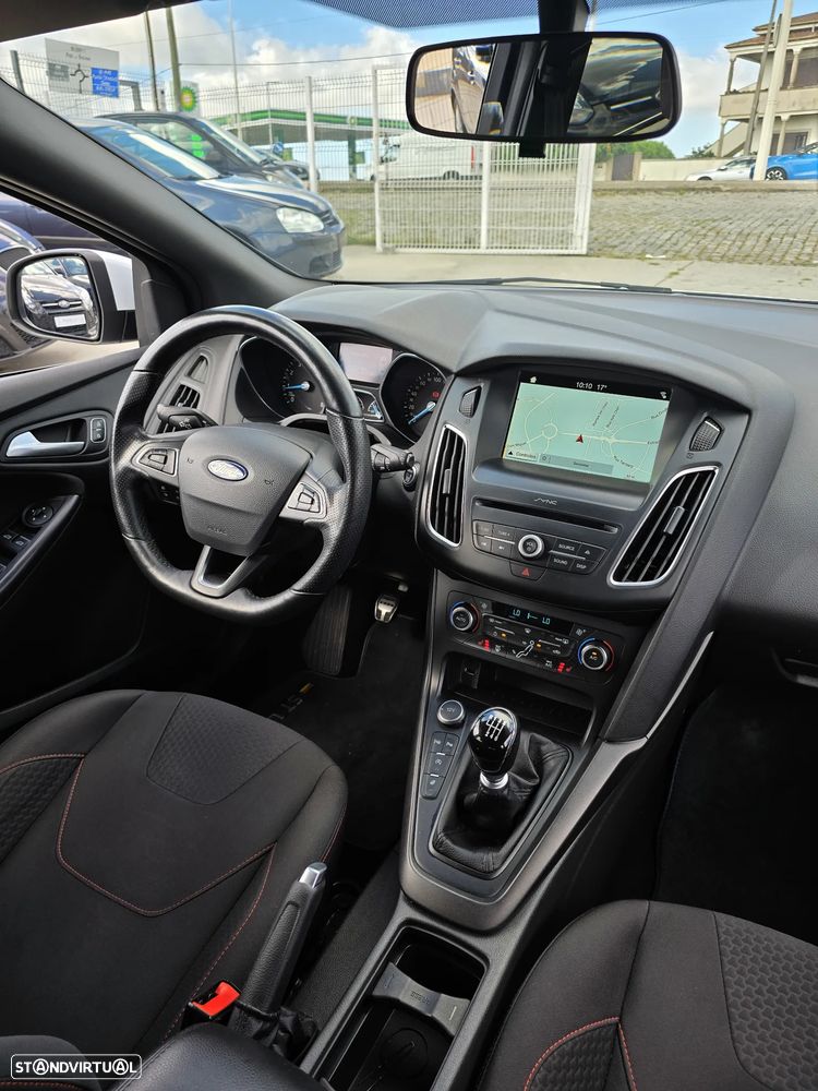 Ford Focus SW 1.0 EcoBoost S&S ST-LINE - 6