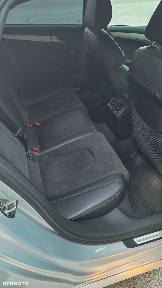 Audi A4 Limousine 3.2 FSI Quattro - 4