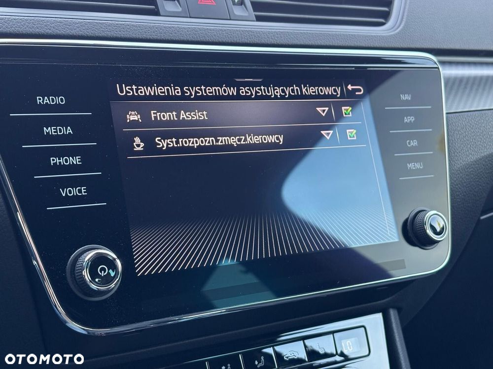 Skoda Superb 1.5 TSI Sportline DSG - 24