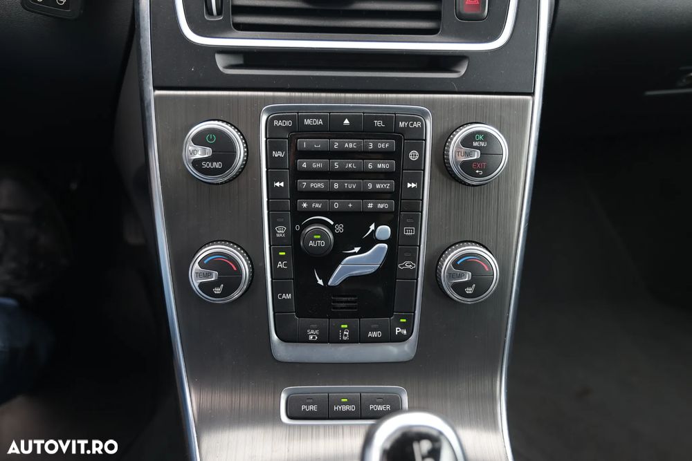 Volvo V60 D6 Plug-In-Hybrid AWD Geartronic Momentum - 26