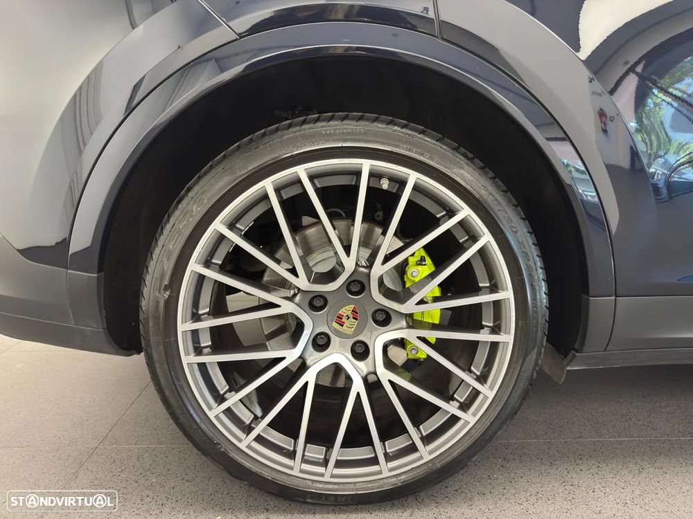 Porsche Cayenne Coupé E-Hybrid - 12