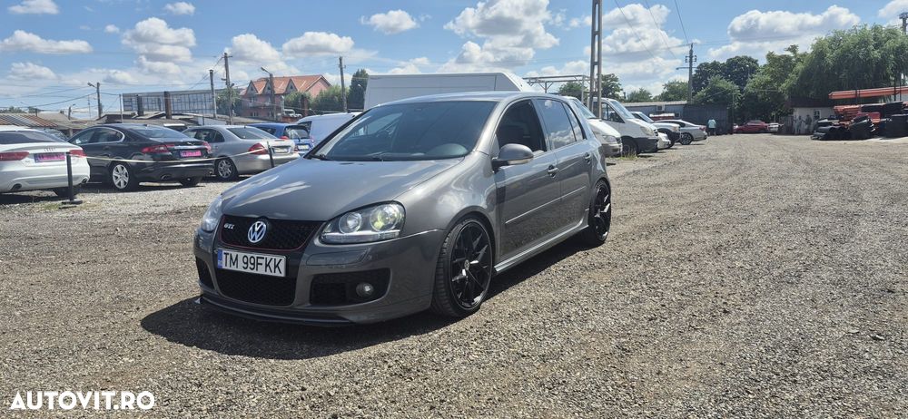 Volkswagen Golf - 1
