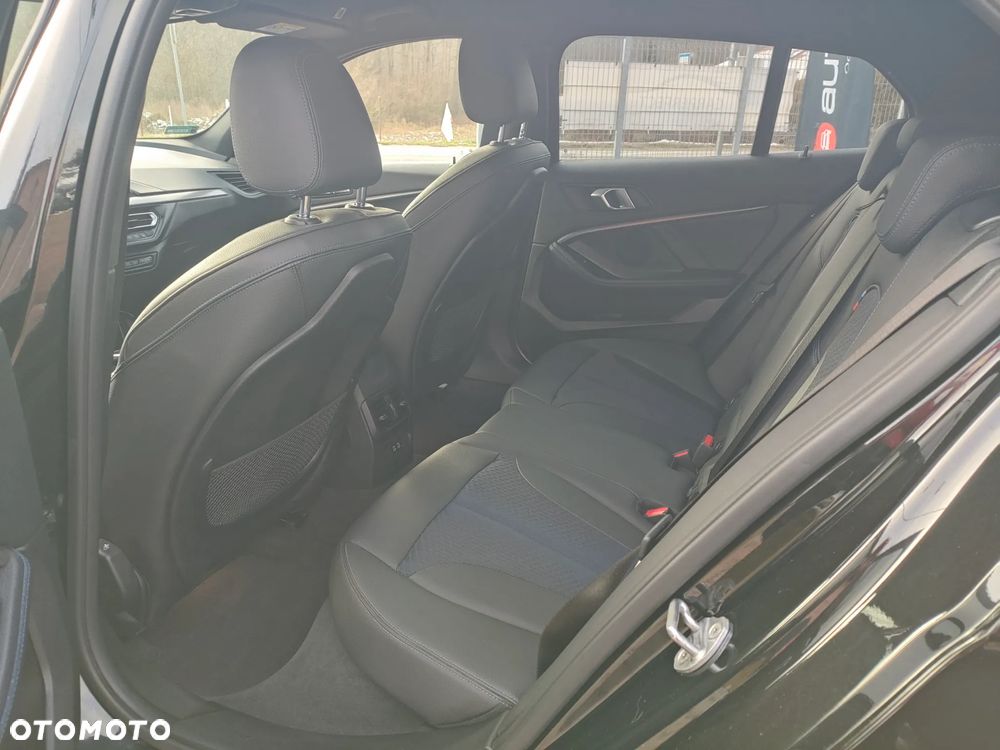 BMW Seria 1 118d Edition M Sport Shadow - 21