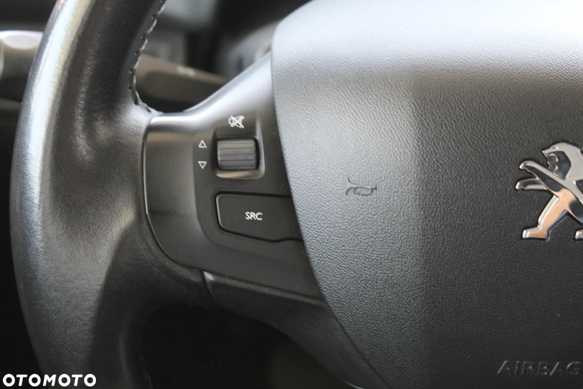 Peugeot 2008 1.2 Pure Tech GPF Style S&S EAT6 - 22