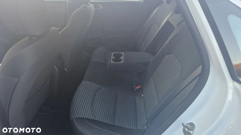 Kia Ceed 1.5 T-GDI M - 8