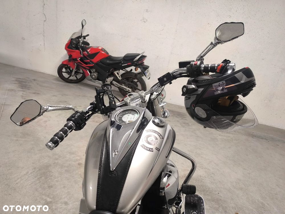 Yamaha XVS - 6