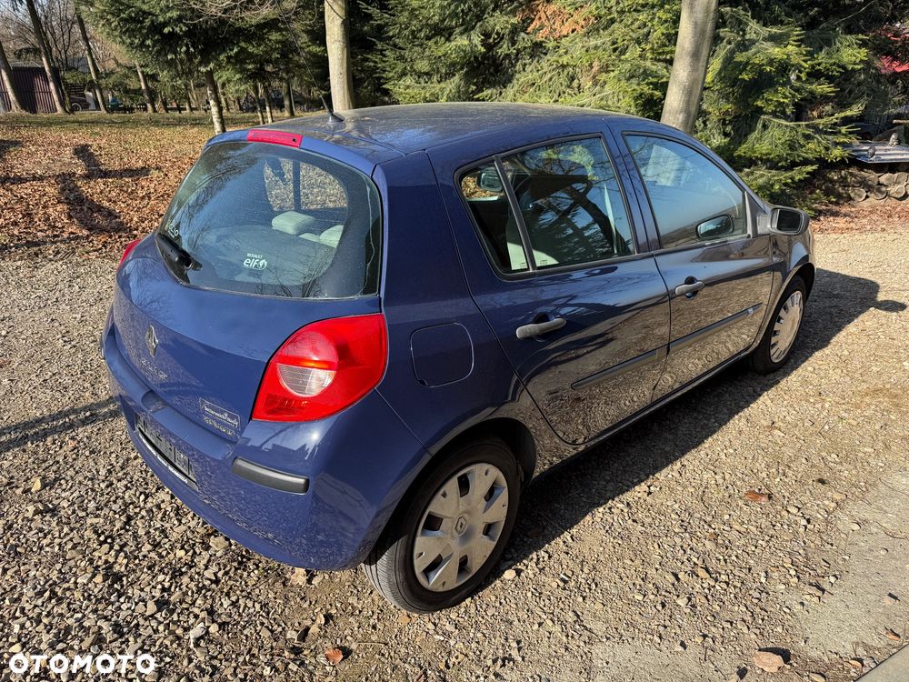 Renault Clio 1.2 16V Emotion - 5