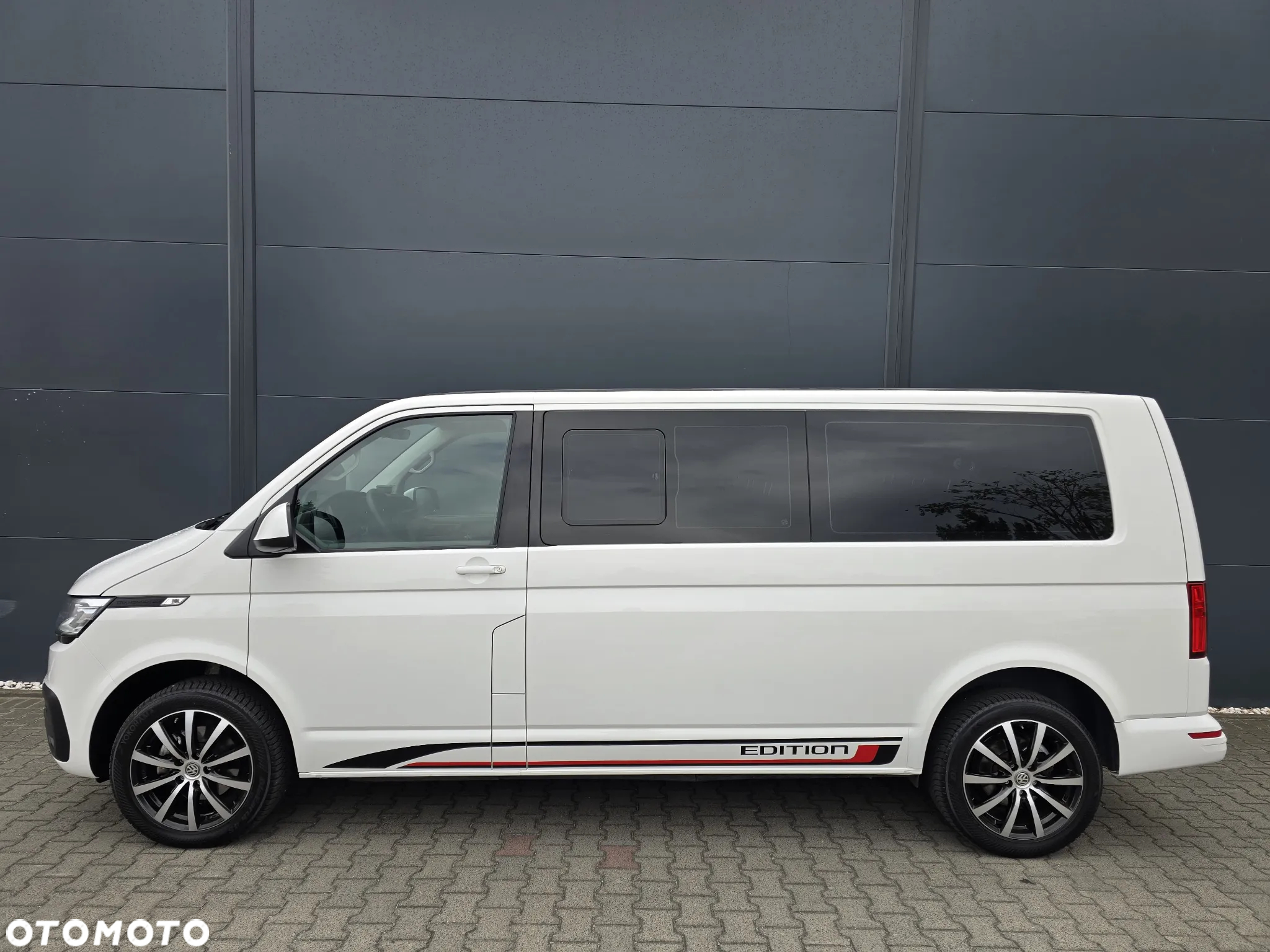 Volkswagen Transporter Kombi T6.1 TDI L2H1 DSG - 6