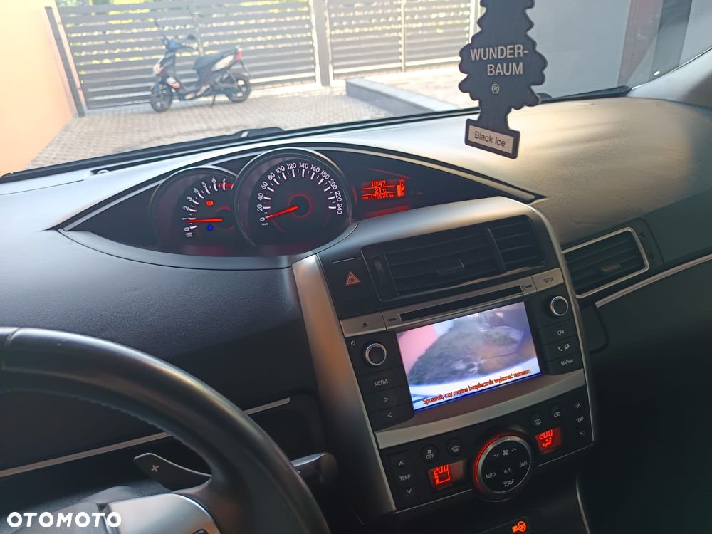 Toyota Verso 1.8 Prestige MS - 18