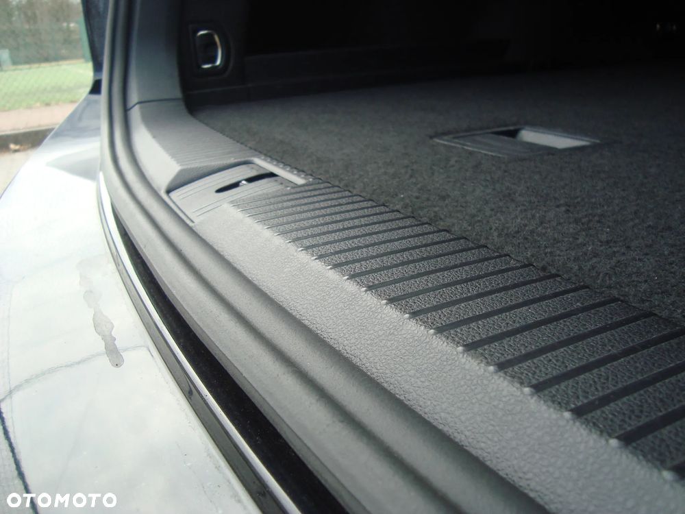 Volkswagen Passat 2.0 TDI SCR DSG Comfortline - 34