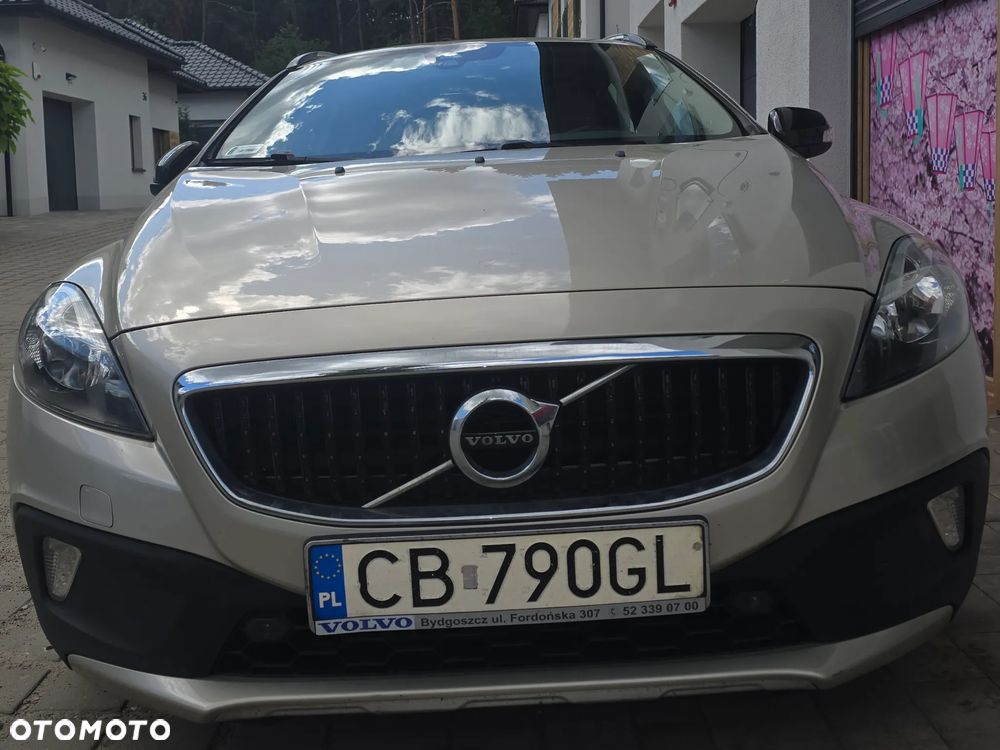 Volvo V40 Cross Country - 1