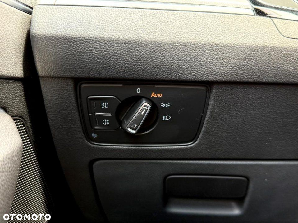 Volkswagen Passat - 16