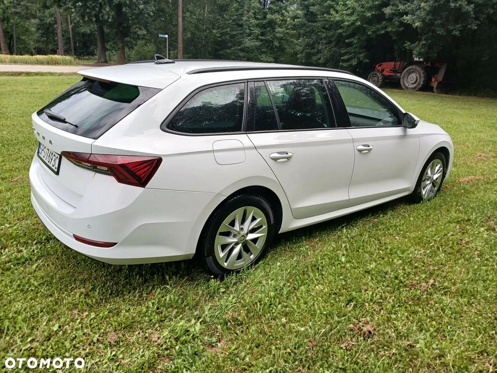 Skoda Octavia 2.0 TDI DSG Edition - 6
