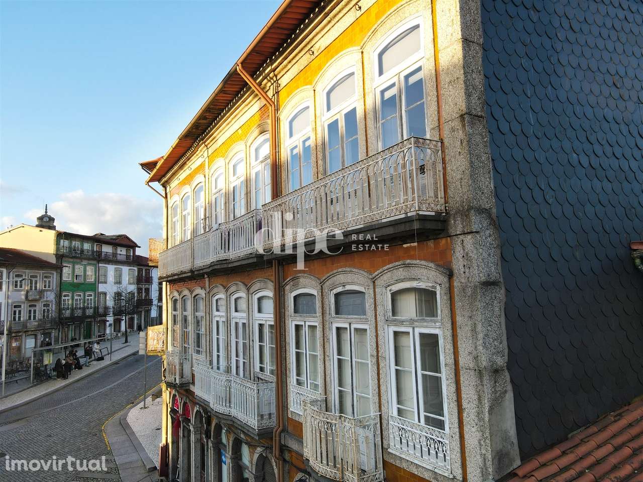 Prédio para investimento com 5 frações no coração de Guimarães - Grande imagem: 2/11