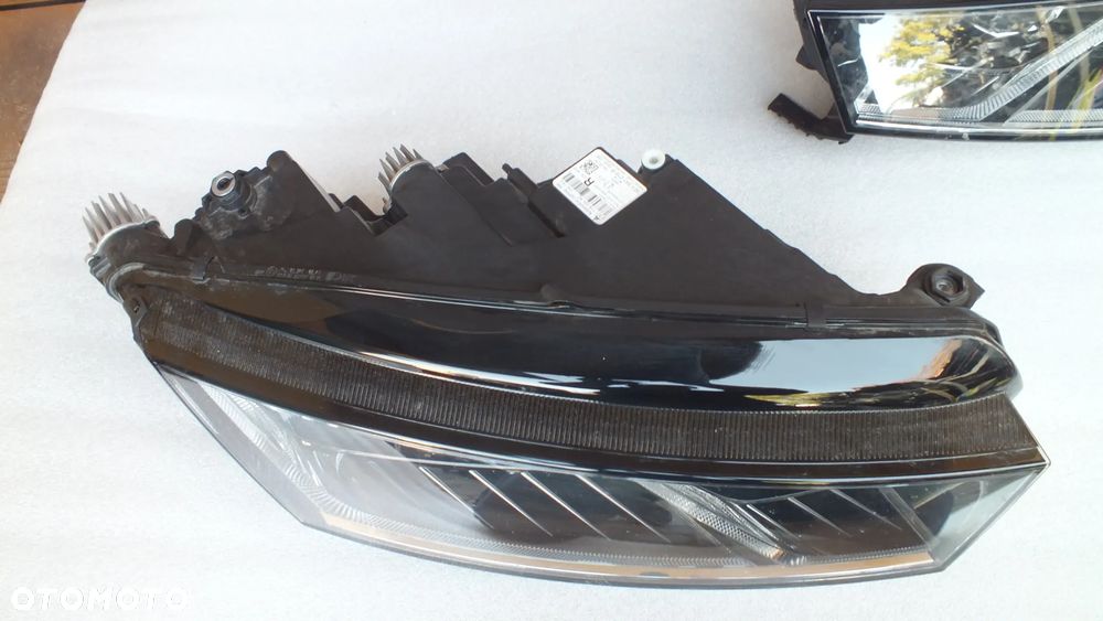 Lampa przednia lewa Skoda Octavia IV 5E494101 - 4