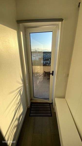 Apartamento T1 Mobilado Junto ao W Shopping com terraço de 40m2 - Grande imagem: 5/10