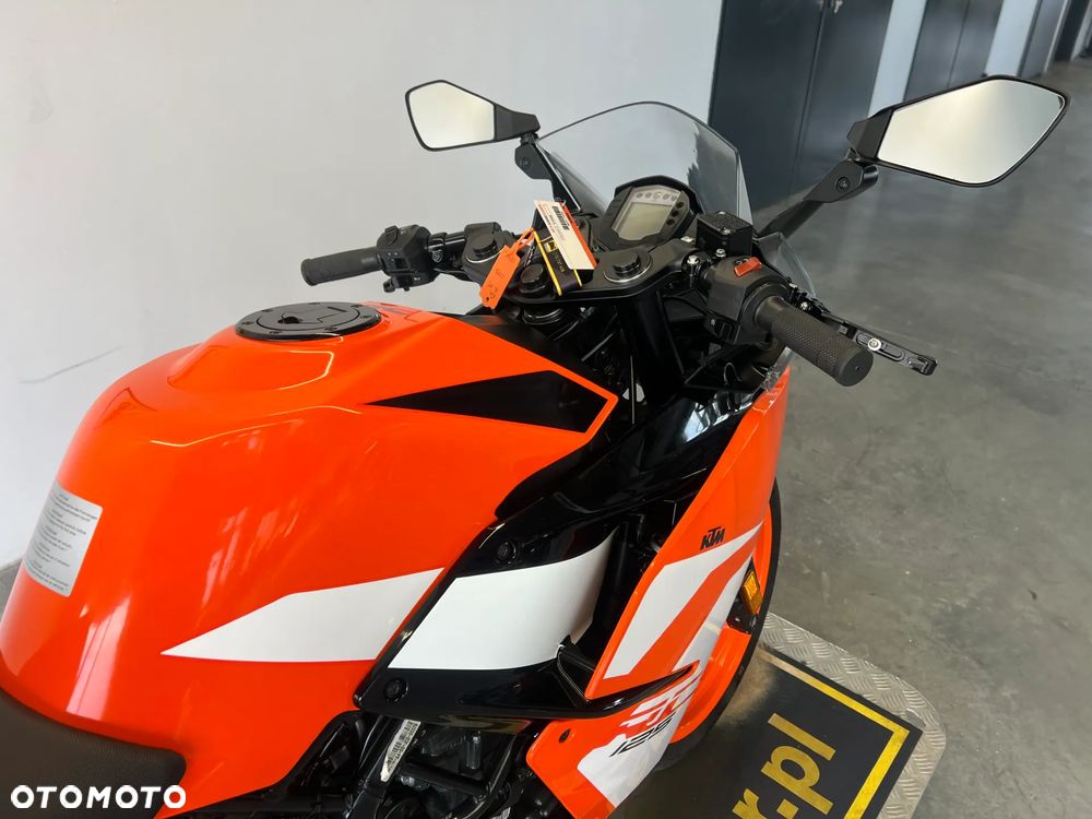 KTM RC 125 - 29