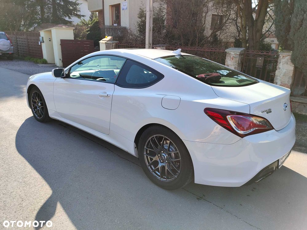 Hyundai Genesis Coupe 2013 photo 3