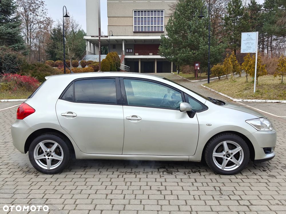 Toyota Auris 2.0 D-4D Executive - 5